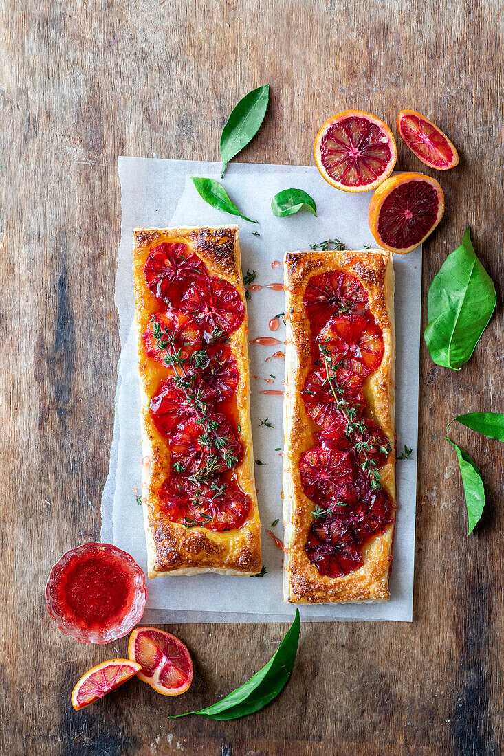 Puff pastry with blood oranges