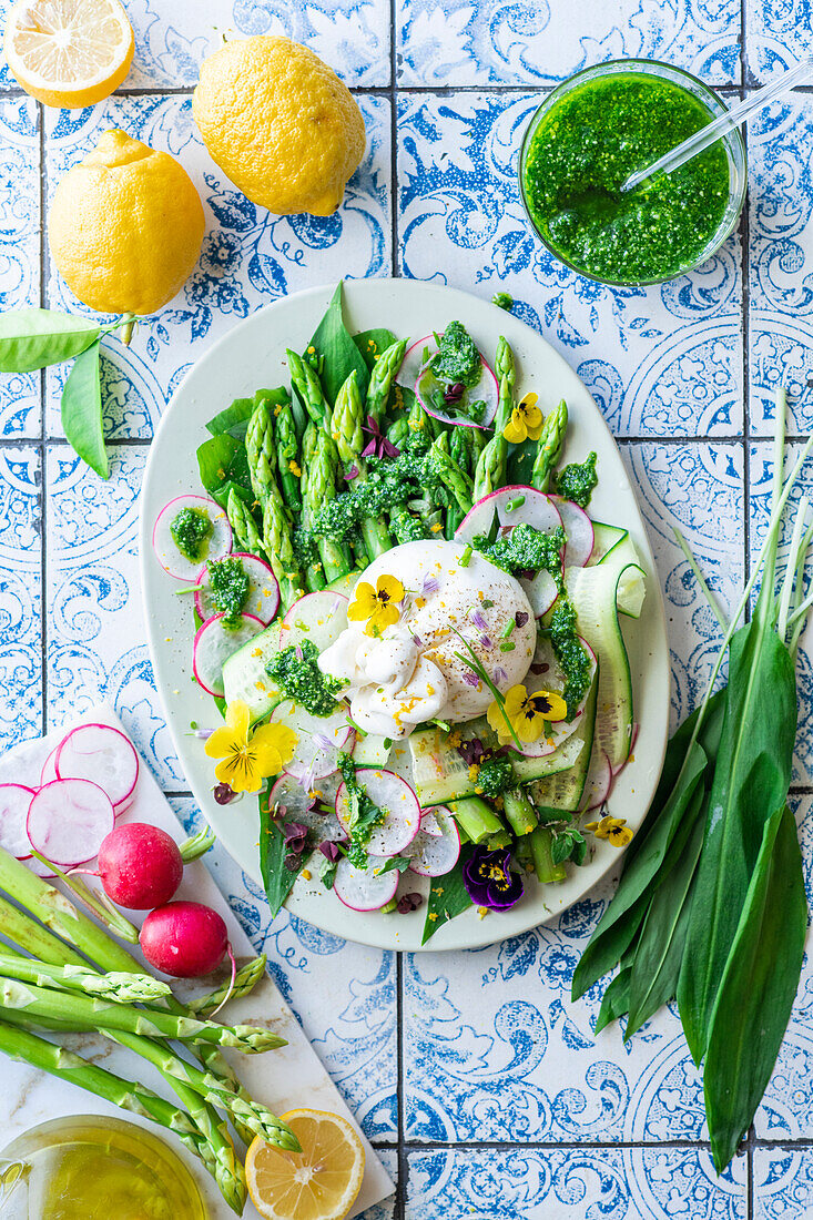 Asparagus with burrata and wild garlic pesto