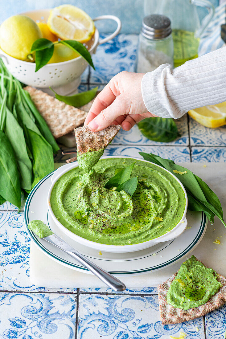 Bärlauch-Feta-Dip