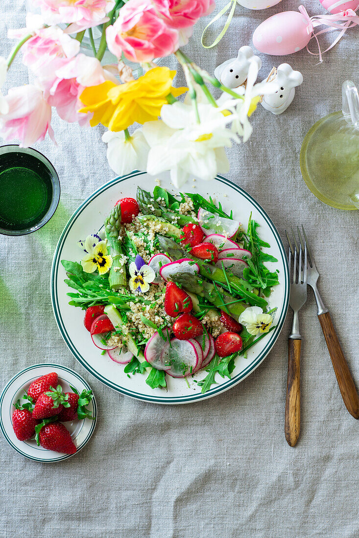 Spargel-Erdbeer-Salat