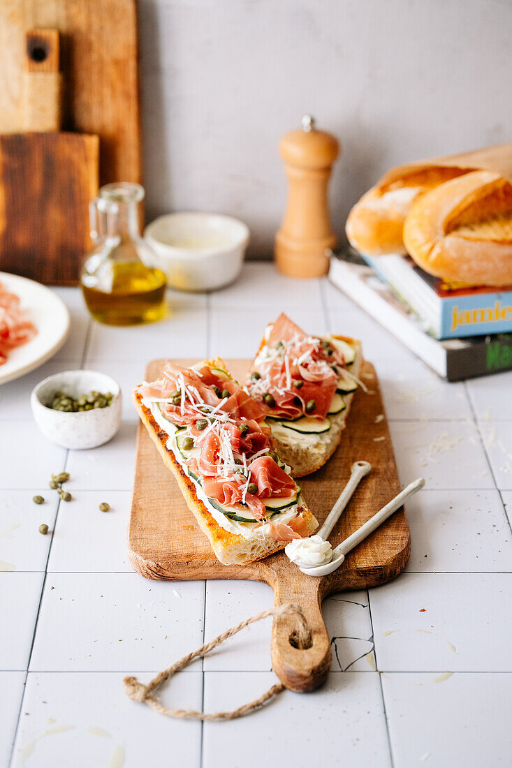 Italian toast with cream cheese, zucchini and prosciutto