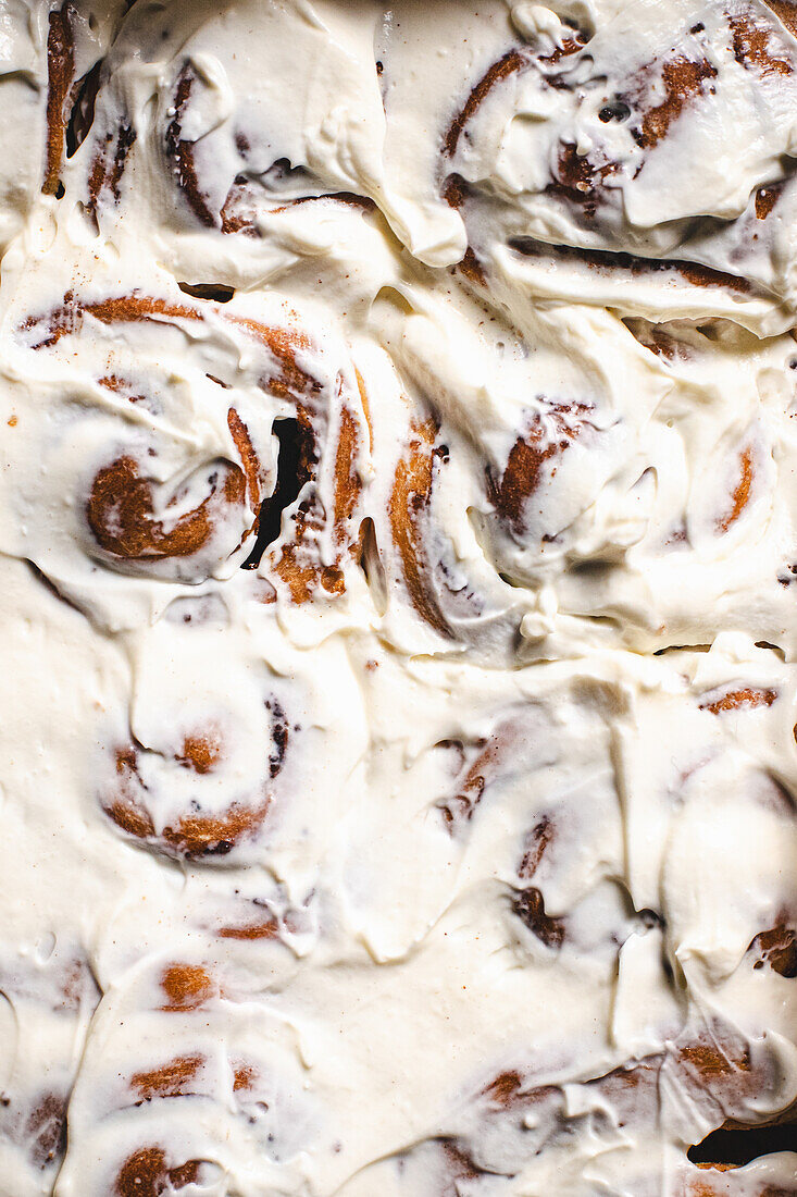 Cinnamon buns with cream cheese frosting