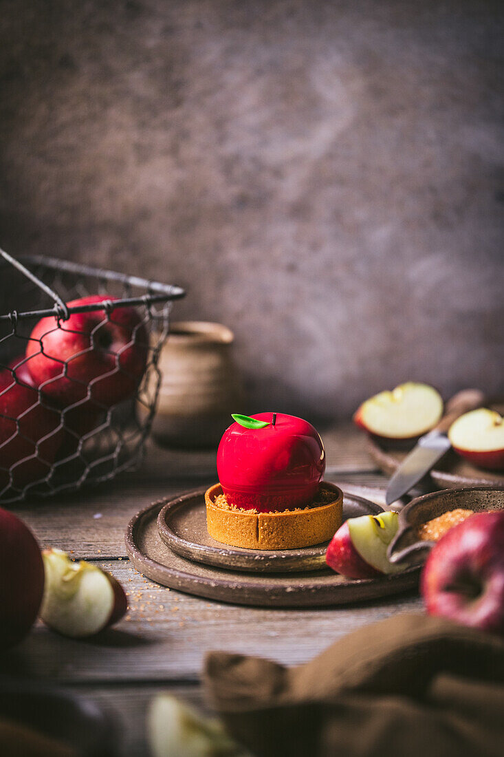 Apple dessert on a cookie base