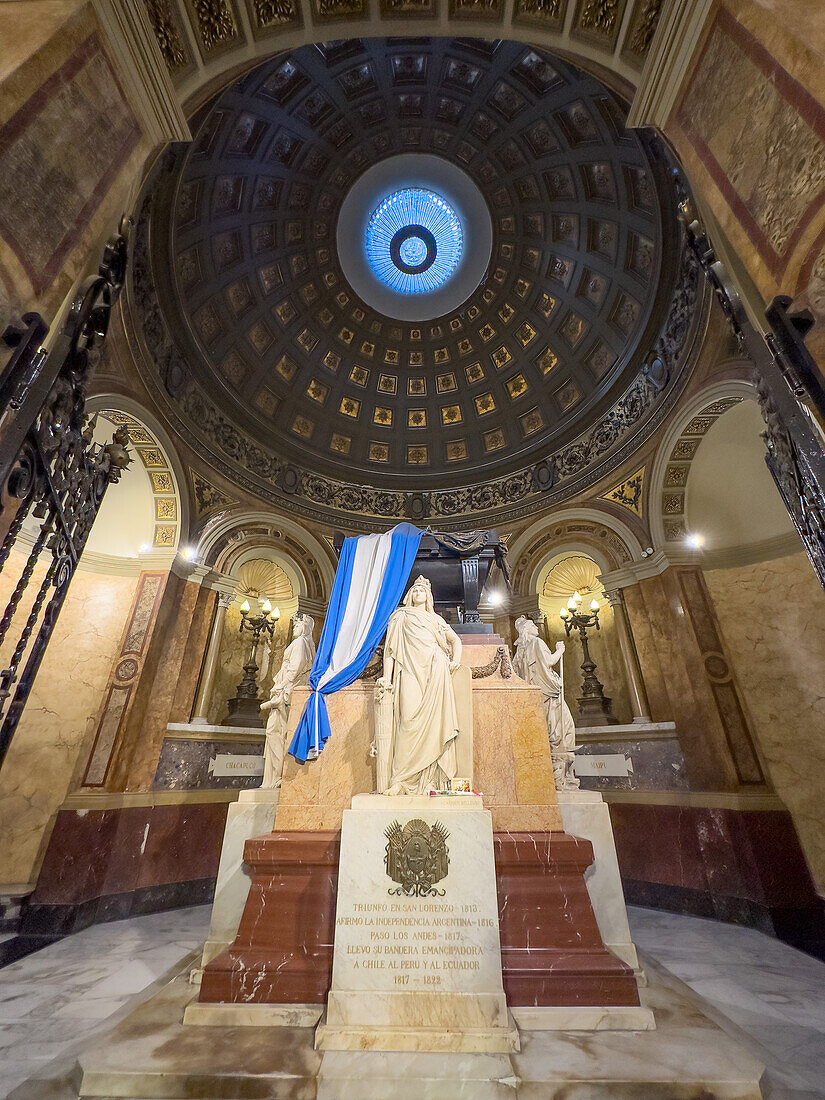 Mausoleum von General Jose de San Martin in der Kathedrale von Buenos Aires, Argentinien.