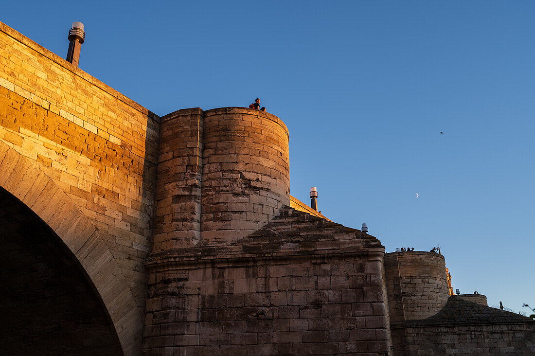 Steinbrücke über den Ebro in Zaragoza, Spanien