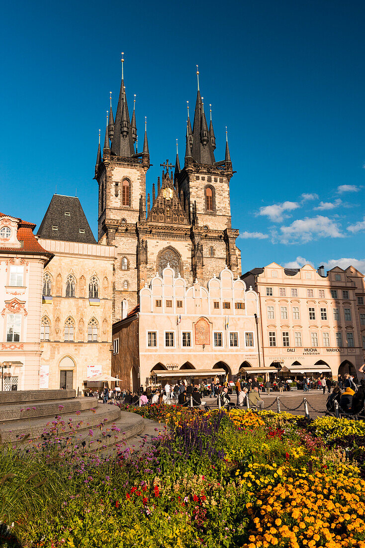 Gothic Tyn Church and Stone Bell House, Old Town Square, Old Town (Stare Mesto), UNESCO World Heritage Site, Prague, Czechia, Europe