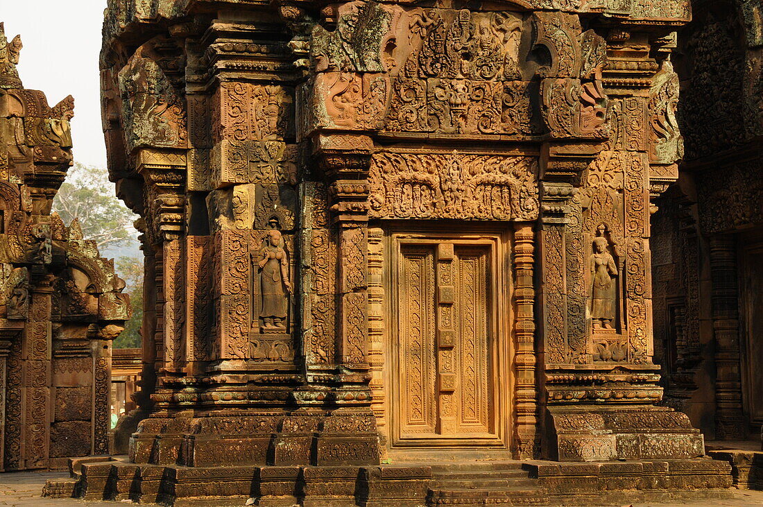 Banteay Srei Inner Sanctuary, Hindu temple dedicated to Lord Shiva, Angkor, UNESCO World Heritage Site, Siem Reap, Cambodia, Indochina, Southeast Asia, Asia