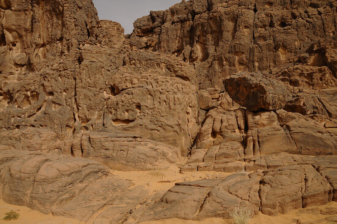 Bizarre Welt der seltsamen Felsformationen von Meghedet (Magatgat) (Meggedet), Fezzan, Libyen, Nordafrika, Afrika