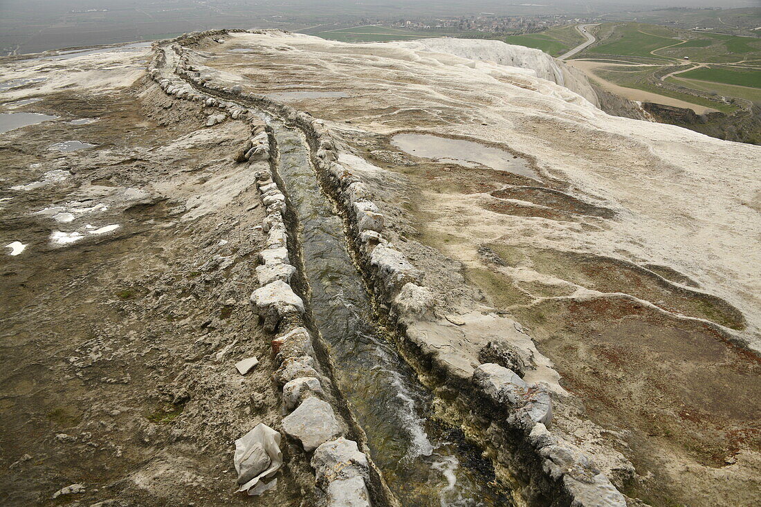 Travertinbecken und Terrassen der Baumwollburg von Pamukkale, UNESCO-Weltkulturerbe, Anatolien, Türkei, Kleinasien, Asien