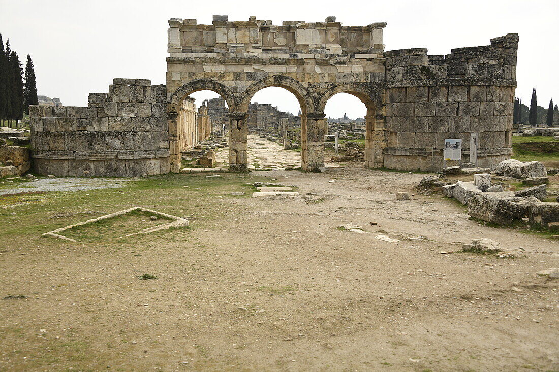 Ancient City of Hierapolis, Pamukkale, UNESCO World Heritage Site, Anatolia, Turkey, Asia Minor, Asia