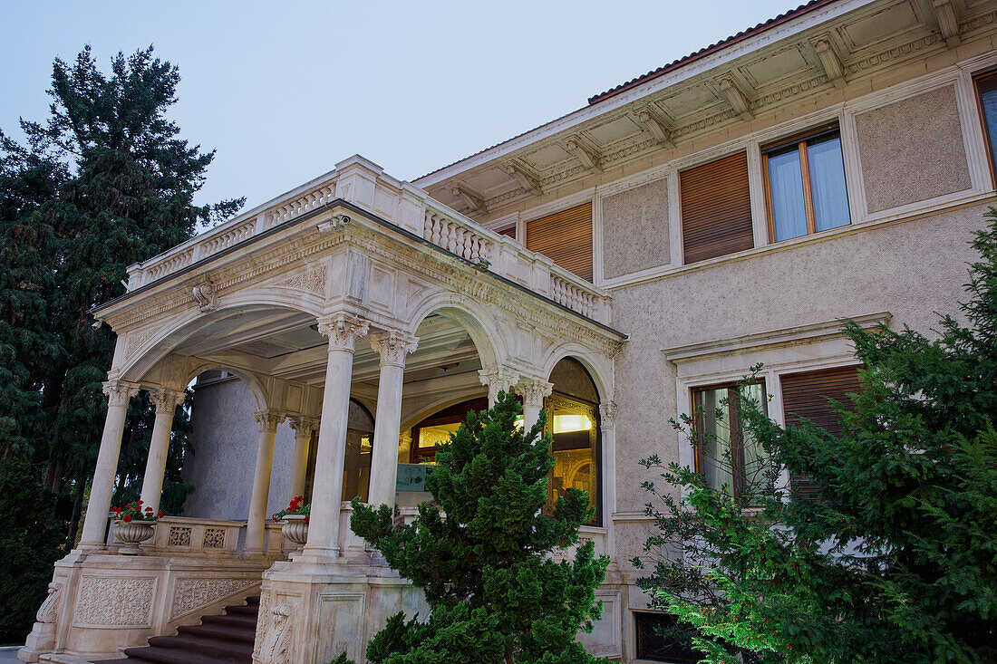 Fassade des Ceausescu-Hauses (Frühlingspalast), Herrenhaus von Nicolae und Elena Ceausescu, Bukarest, Rumänien, Europa