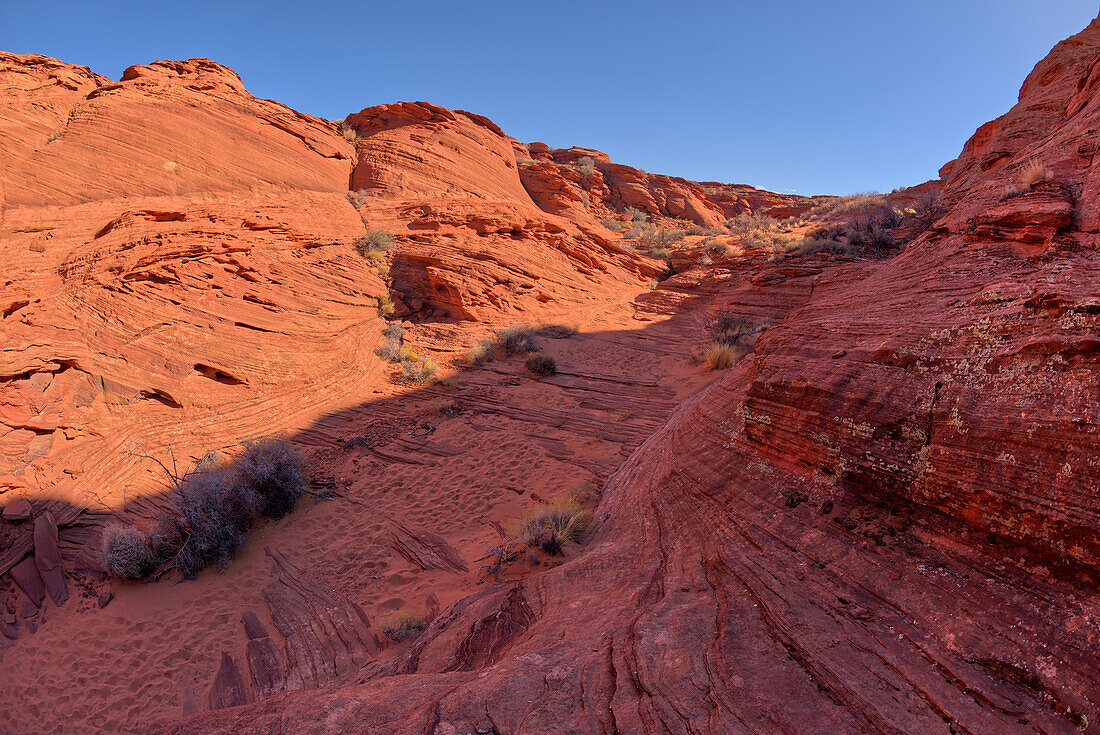 Der Weg in einen Sporncanyon nördlich des Hauptüberblicks von Horseshoe Bend, Arizona, Vereinigte Staaten von Amerika, Nordamerika