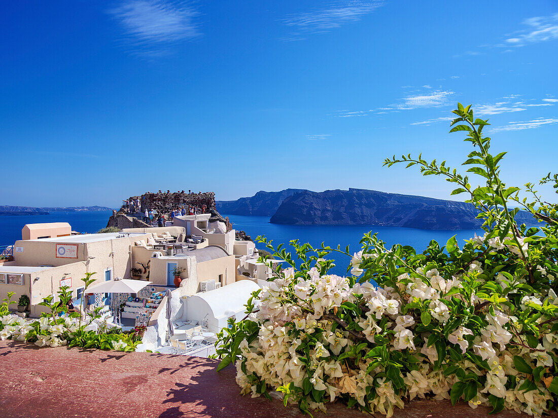 Blick auf die Burg, Dorf Oia, Insel Santorin (Thira), Kykladen, Griechische Inseln, Griechenland, Europa