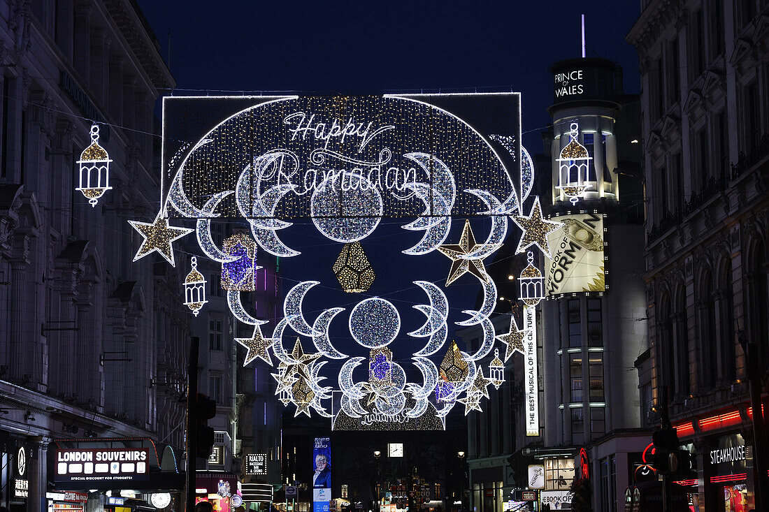 Ramadan-Lichter im West End, London, England, Vereinigtes Königreich, Europa