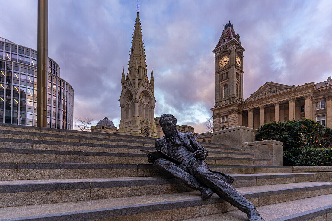 Blick auf das Chamberlain-Denkmal am Chamberlain Square, Birmingham, West Midlands, England, Vereinigtes Königreich, Europa