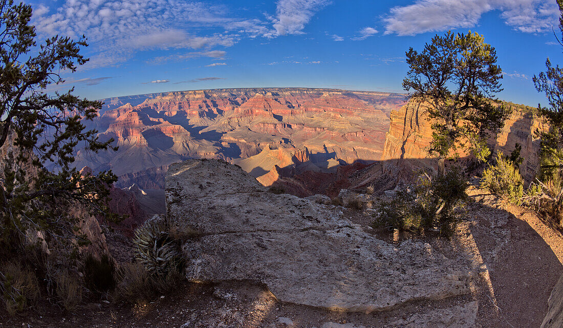 Blick auf den Grand Canyon von einer Klippe zwischen Hopi Point und Mohave Point, Grand Canyon, UNESCO-Welterbe, Arizona, Vereinigte Staaten von Amerika, Nordamerika