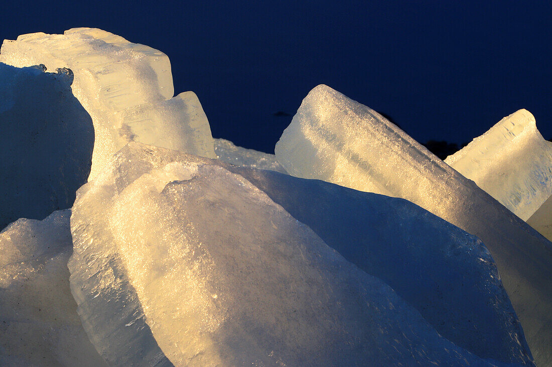 Eisberge, Jokulsarlon Gletscherlagune, Vatnajokull-Nationalpark, Südisland, Polarregionen