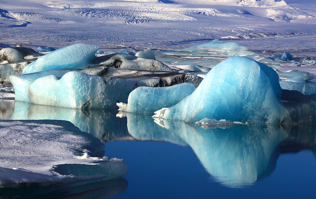 Eisberge, Jokulsarlon Gletscherlagune, Vatnajokull-Nationalpark, Südisland, Polarregionen