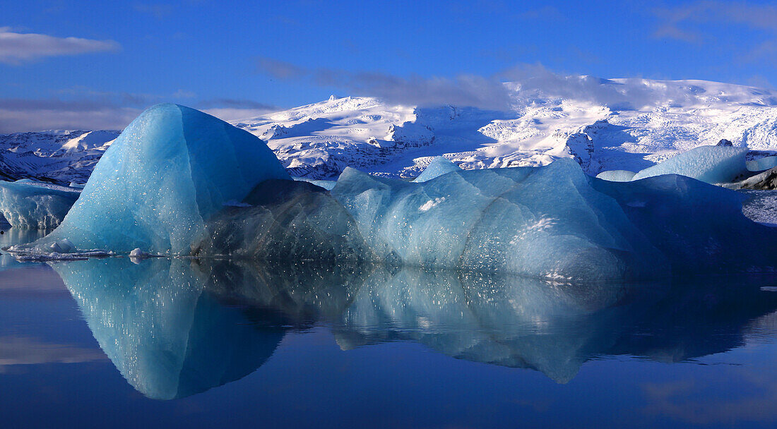 Eisberge, Jokulsarlon Gletscherlagune, Vatnajokull-Nationalpark, Südisland, Polarregionen