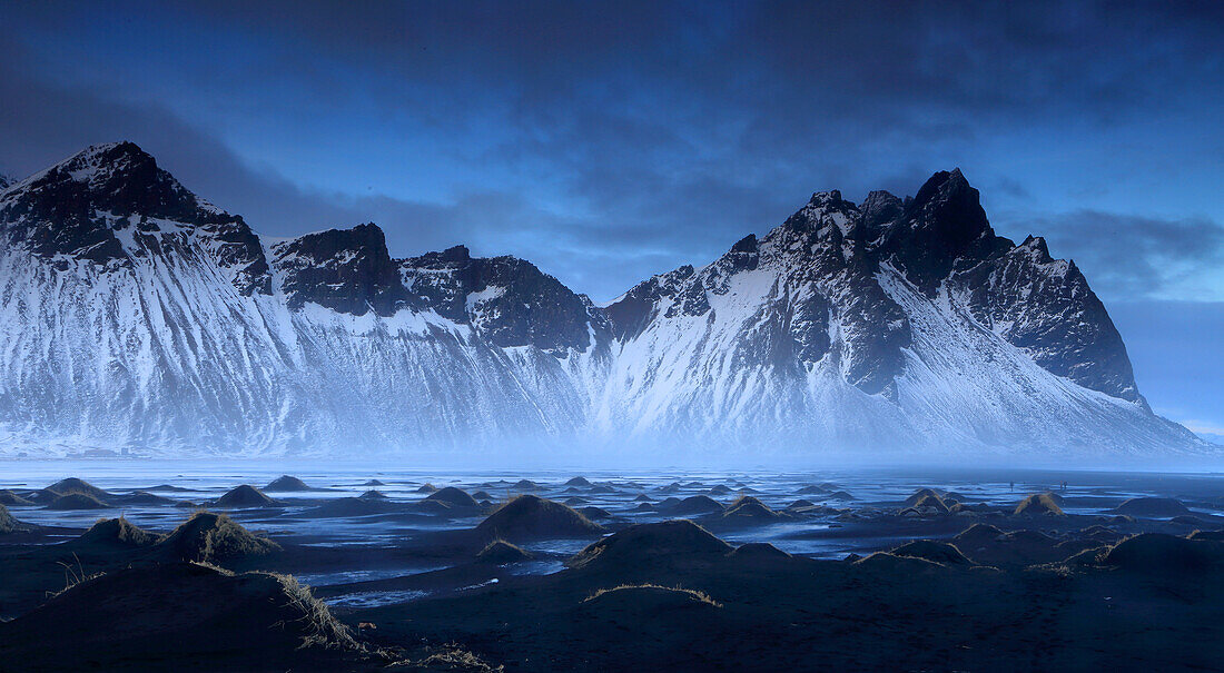 Berg Vestrahorn und Strand von Stokksnes, Südostisland, Polargebiete