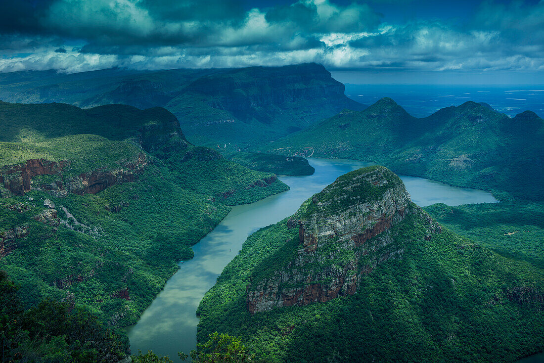 Blick auf den stimmungsvollen Himmel über dem Blyde River Canyon, Provinz Mpumalanga, Südafrika, Afrika