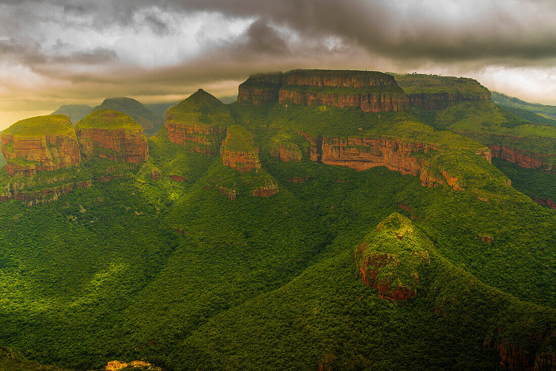 View of moody skies over the Three Rondavels in Blyde River Canyon, Province of Mpumalanga, South Africa, Africa