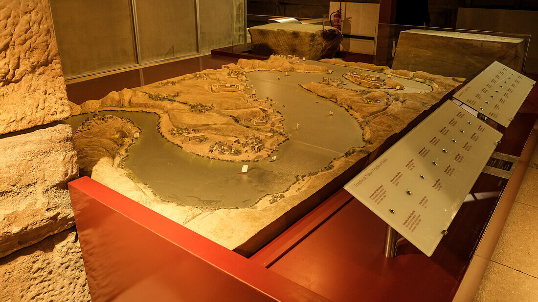 Innenraum des antiken nubischen Tempels von Debod, abgebaut im Rahmen der Internationalen Kampagne zur Rettung der Monumente Nubiens, wieder aufgebaut im Parque de la Montana, Madrid, Spanien, Europa