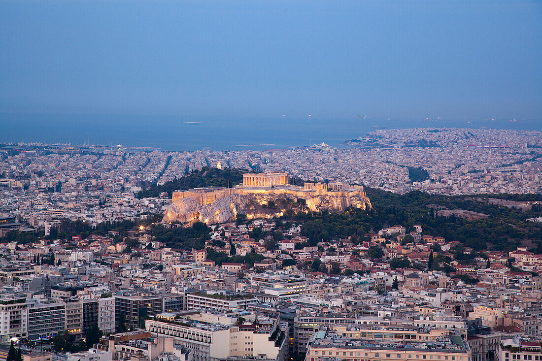 Blick über die Stadt auf die Akropolis, Athen, Griechenland, Europa