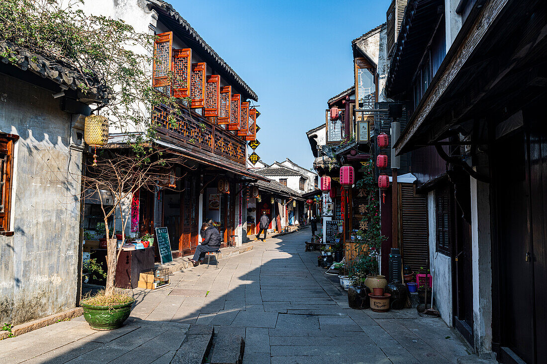 Little alley, Zhouzhuang water town, Jiangsu, China, Asia