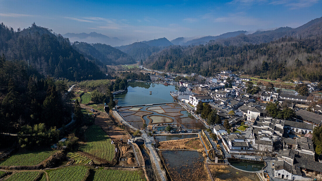 Luftaufnahme des historischen Dorfes Xidi, UNESCO-Weltkulturerbe, Xidi, Anhui, China, Asien