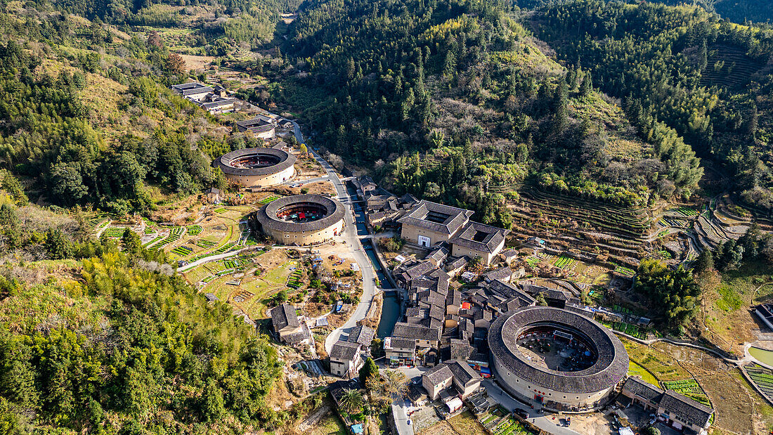 Luftaufnahme des Hekeng Fujian Tulou, UNESCO-Weltkulturerbe, ländliche Behausung der Hakka, Fujian, China, Asien