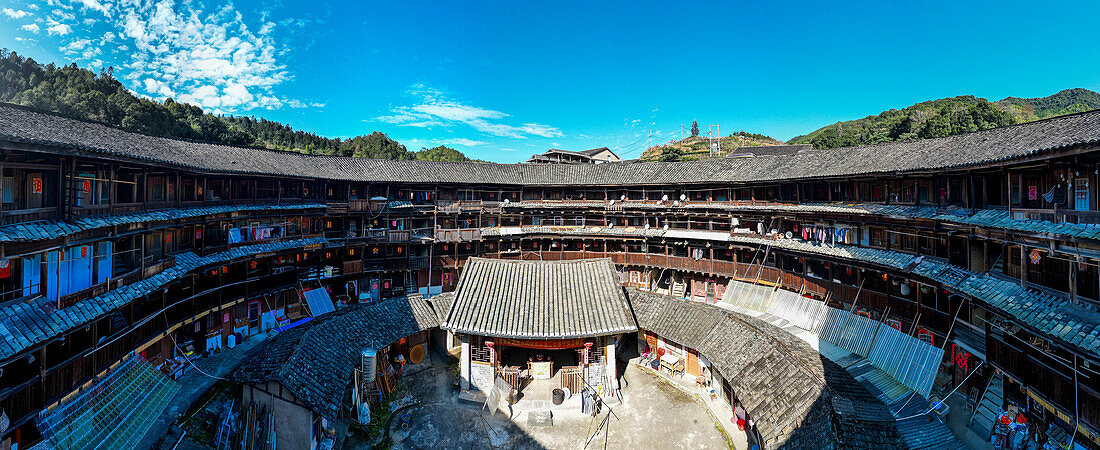 Panorama von Yuchang Fujian Tulou, ländliche Behausung der Hakka, Fujian, China, Asien