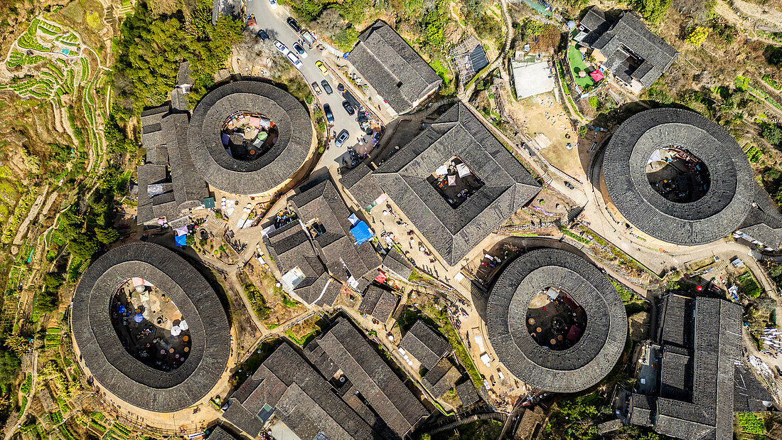 Luftaufnahme von Tianluokeng, UNESCO-Weltkulturerbe, Fujian Tulou, ländliche Behausung der Hakka, Fujian, China, Asien