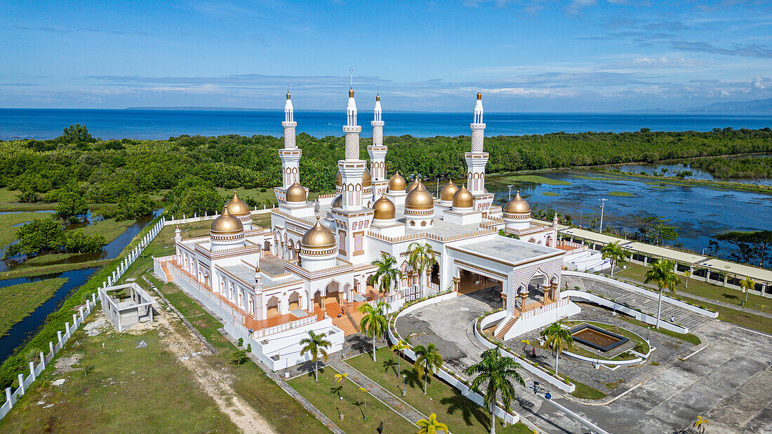 Luftaufnahme der Sultan Hassanal Bolkiah Masjid, Cotabato City, Autonome Region Bangsamoro in Muslim Mindanao, Philippinen, Südostasien, Asien