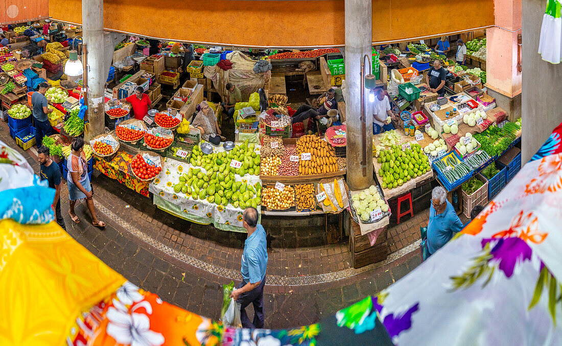 View of produce and market stalls in Central Market in Port Louis, Port Louis, Mauritius, Indian Ocean, Africa