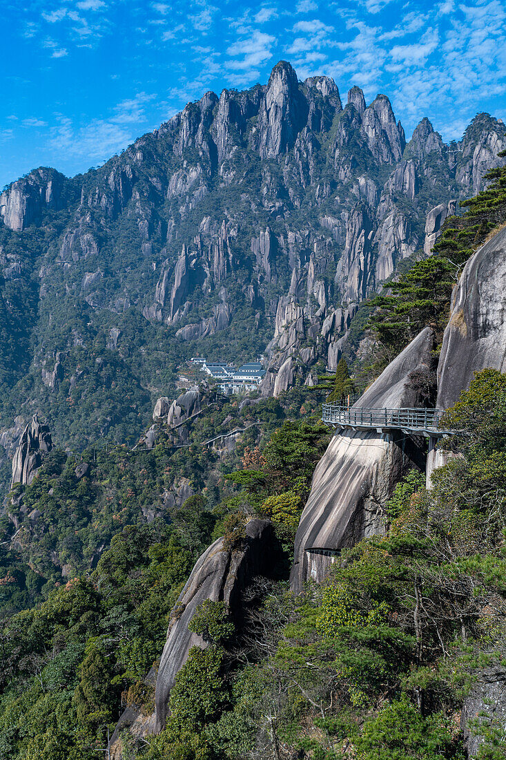 Hotel in der UNESCO-Welterbestätte, Taoistischer Sanqing-Berg, Jiangxi, China, Asien