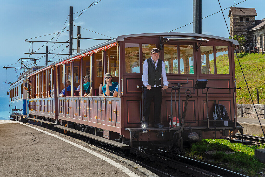 Rack railway leaving Rigi-Kulm Mountain, Lake Lucerne, Canton Lucerne, Switzerland, Europe