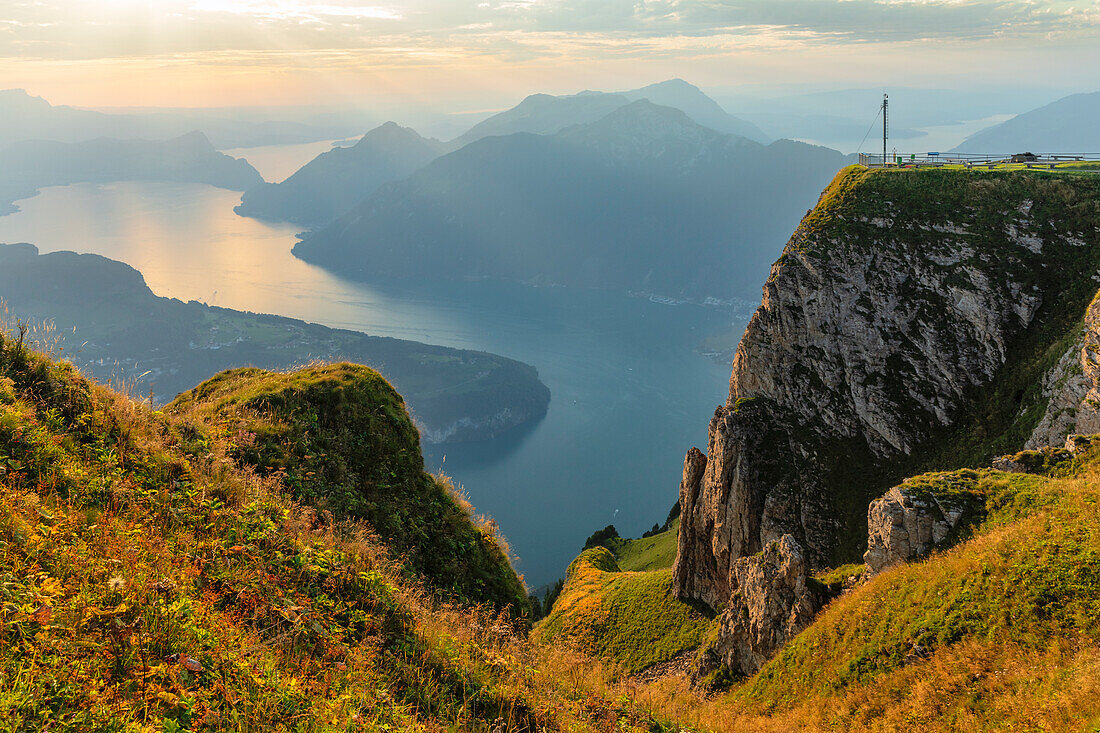 Blick vom Fronalpstock auf den Vierwaldstättersee, Morschach, Kanton Schwyz, Schweiz, Europa