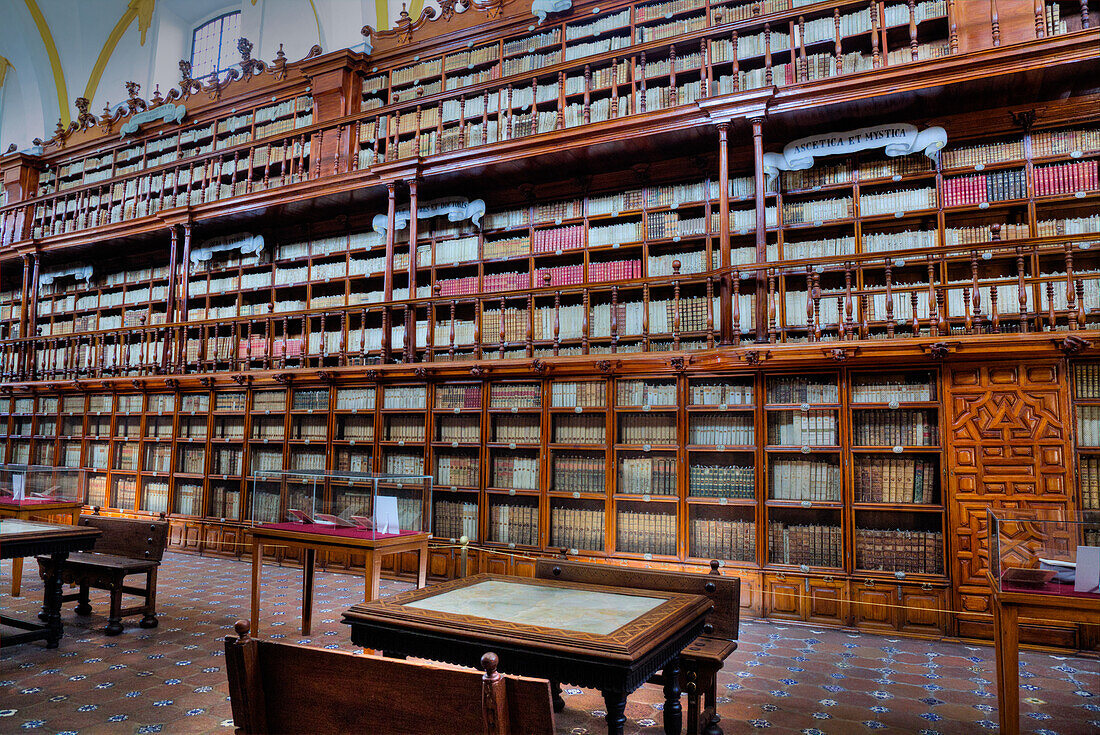 Palafoxiana-Bibliothek, 1646, Erste Bibliothek Lateinamerikas, UNESCO-Weltkulturerbe, Historisches Zentrum, Puebla, Bundesstaat Puebla, Mexiko, Nordamerika