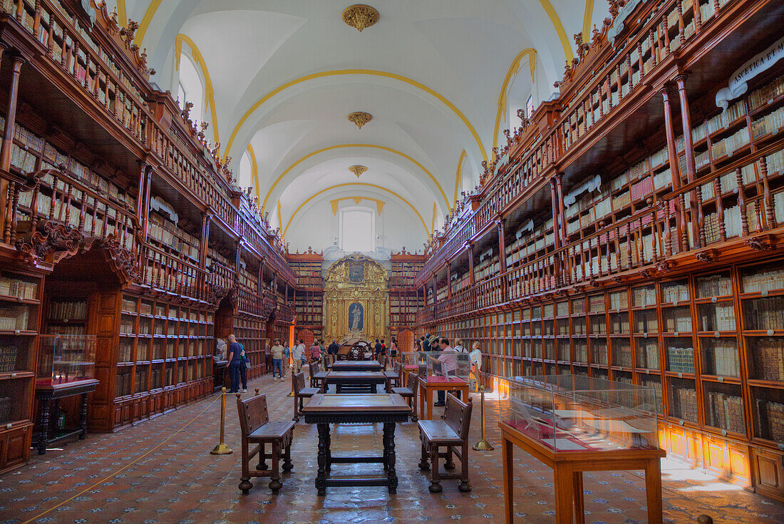 Palafoxiana-Bibliothek, 1646, Erste Bibliothek Lateinamerikas, UNESCO-Weltkulturerbe, Historisches Zentrum, Puebla, Bundesstaat Puebla, Mexiko, Nordamerika