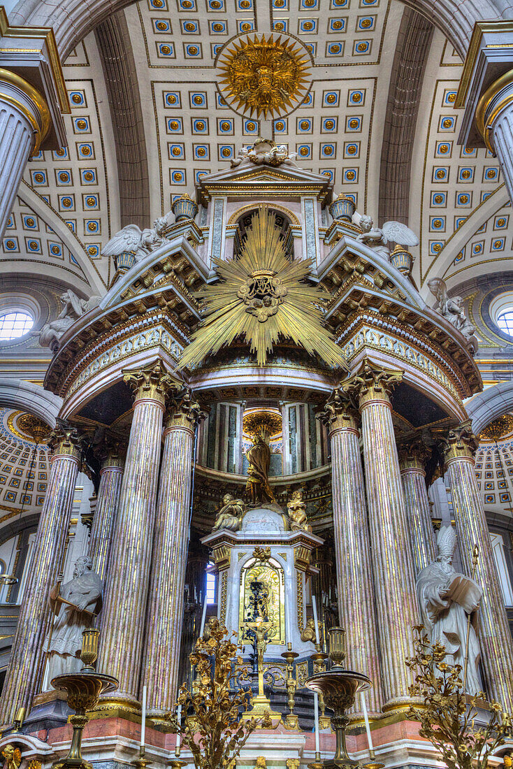 Hochaltar, Kathedrale Unserer Lieben Frau von der Unbefleckten Empfängnis, 1649, Historisches Zentrum, UNESCO-Weltkulturerbe, Puebla, Bundesstaat Puebla, Mexiko, Nordamerika