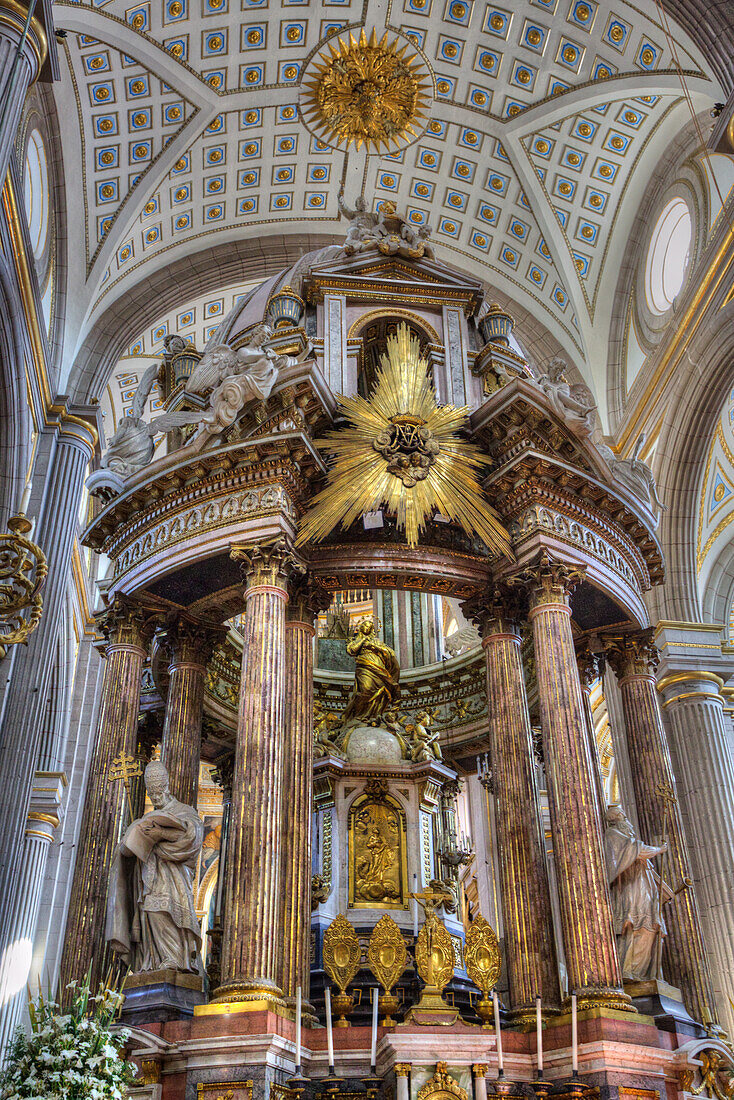 Hochaltar, Kathedrale Unserer Lieben Frau von der Unbefleckten Empfängnis, 1649, Historisches Zentrum, UNESCO-Weltkulturerbe, Puebla, Bundesstaat Puebla, Mexiko, Nordamerika