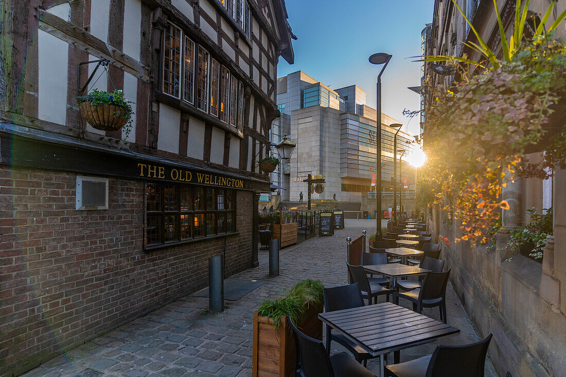 View of Old Wellington pub and Cathedral Gate, Manchester, Lancashire, England, United Kingdom, Europe