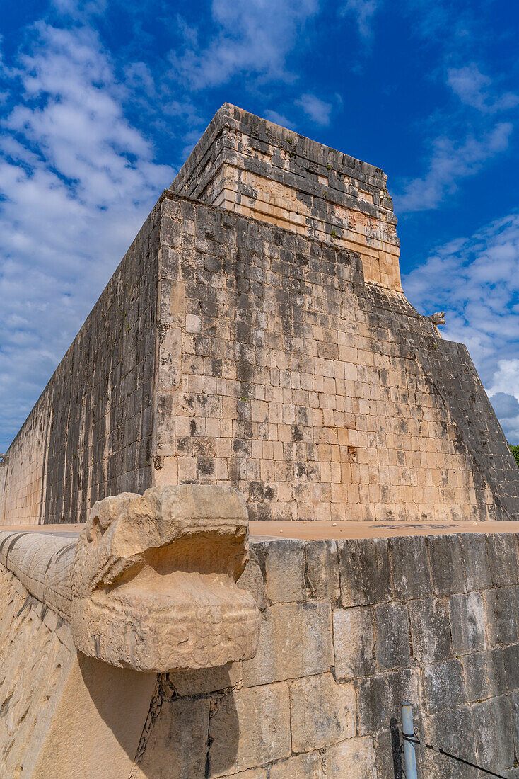 View of Mayan Ruins, Chichen Itza, UNESCO World Heritage Site, Yucatan State, Yucatan Peninsula, Mexico, North America