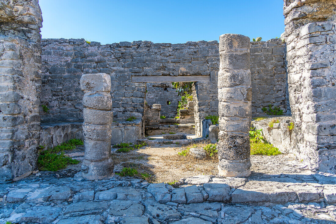 Blick auf Maya-Tempelruinen, Tulum, Quintana Roo, Karibikküste, Yucatan-Halbinsel, Riviera Maya, Mexiko, Nordamerika