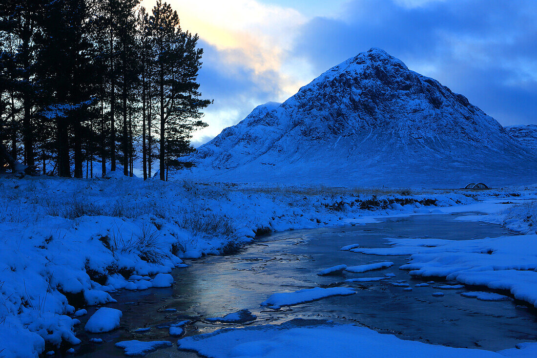 Buachaille Etive Mor and River Etive, Highland, Scotland, United Kingdom, Europe