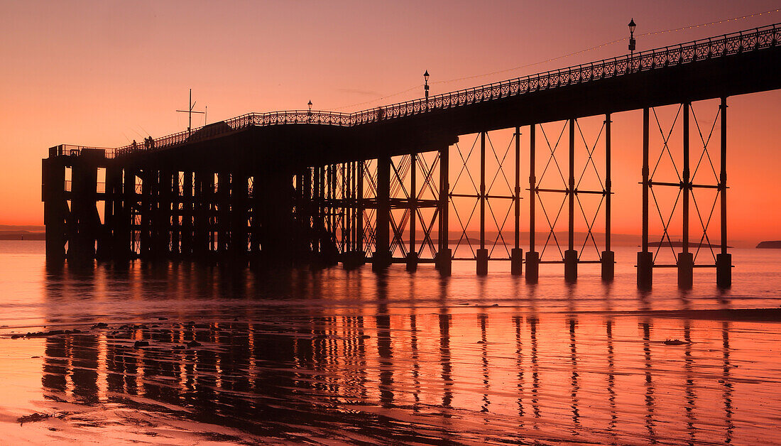 Penarth Pier at sunrise, Penarth, Vale of Glamorgan, South Wales, United Kingdom, Europe