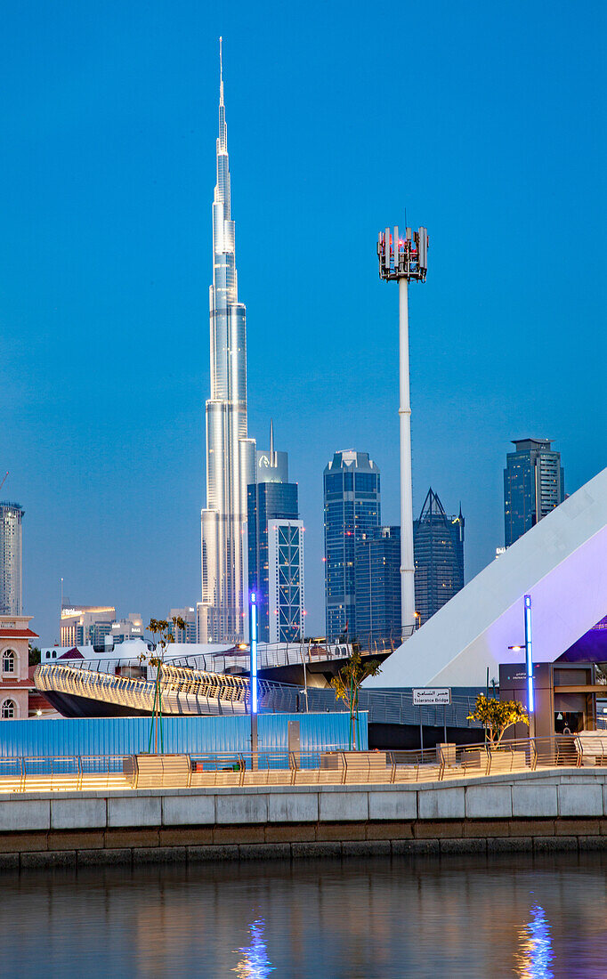 Dubai Downtown-Wolkenkratzer und Burj Khalifa, Dubai, Vereinigte Arabische Emirate, Naher Osten