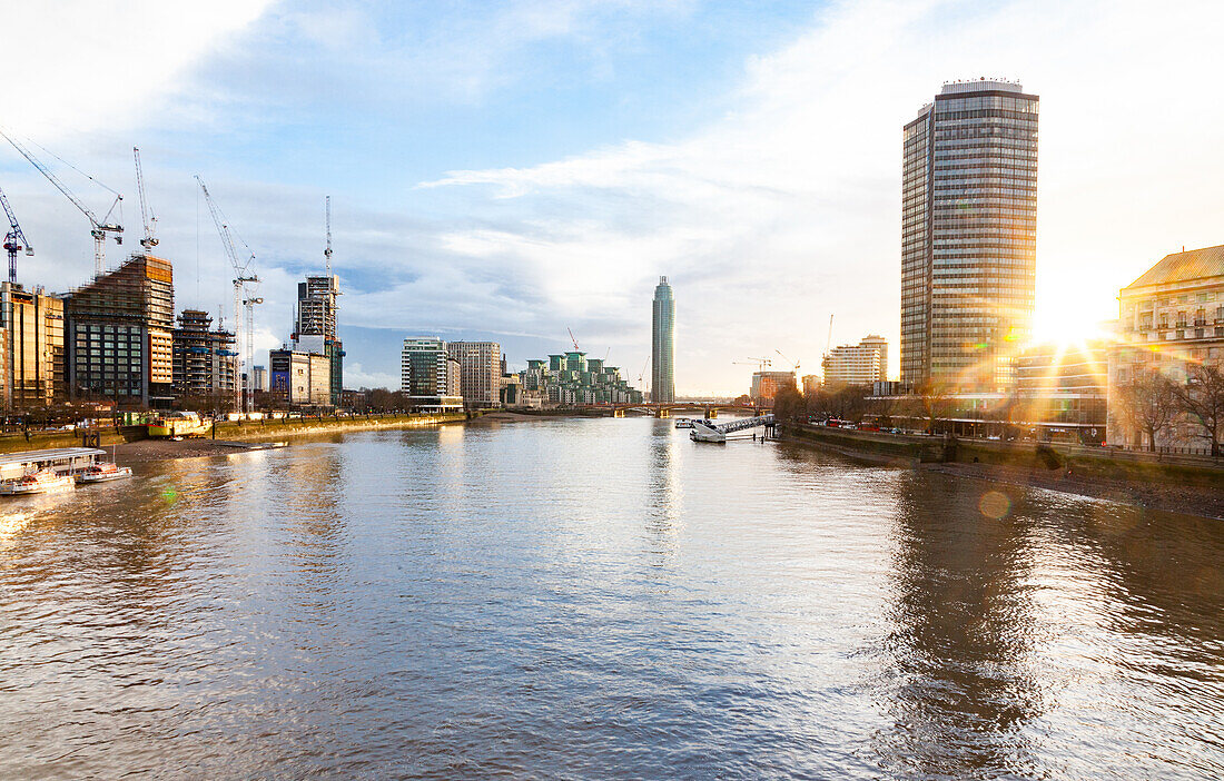 Blick über die Themse, London, England, Vereinigtes Königreich, Europa