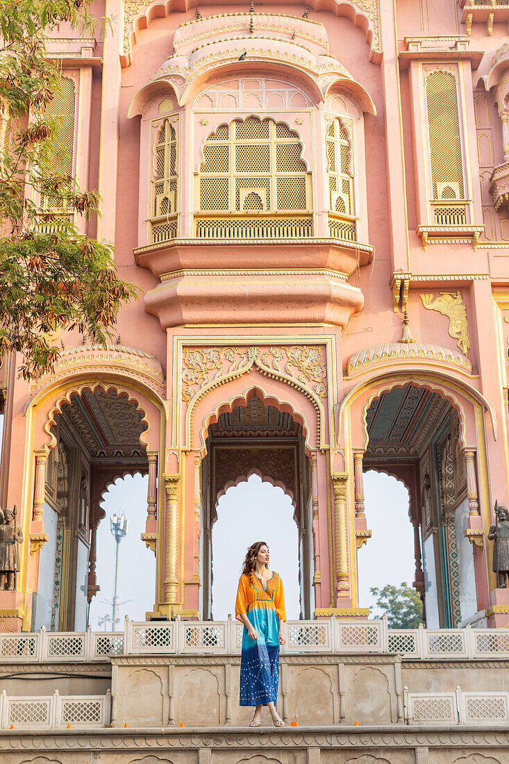 Woman at the Patrika Gate, Jaipur, Rajasthan, India, Asia